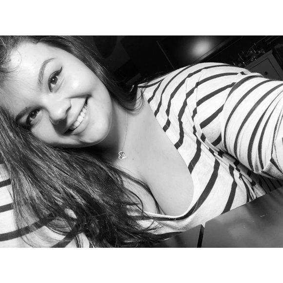 Meet your Posher, Paulina - Picture 1 of 1